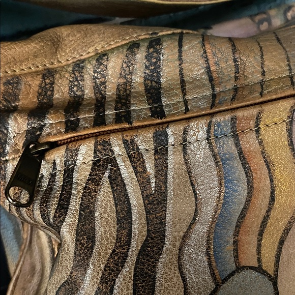 Sova Hand painted Leather - Picture 5 of 12